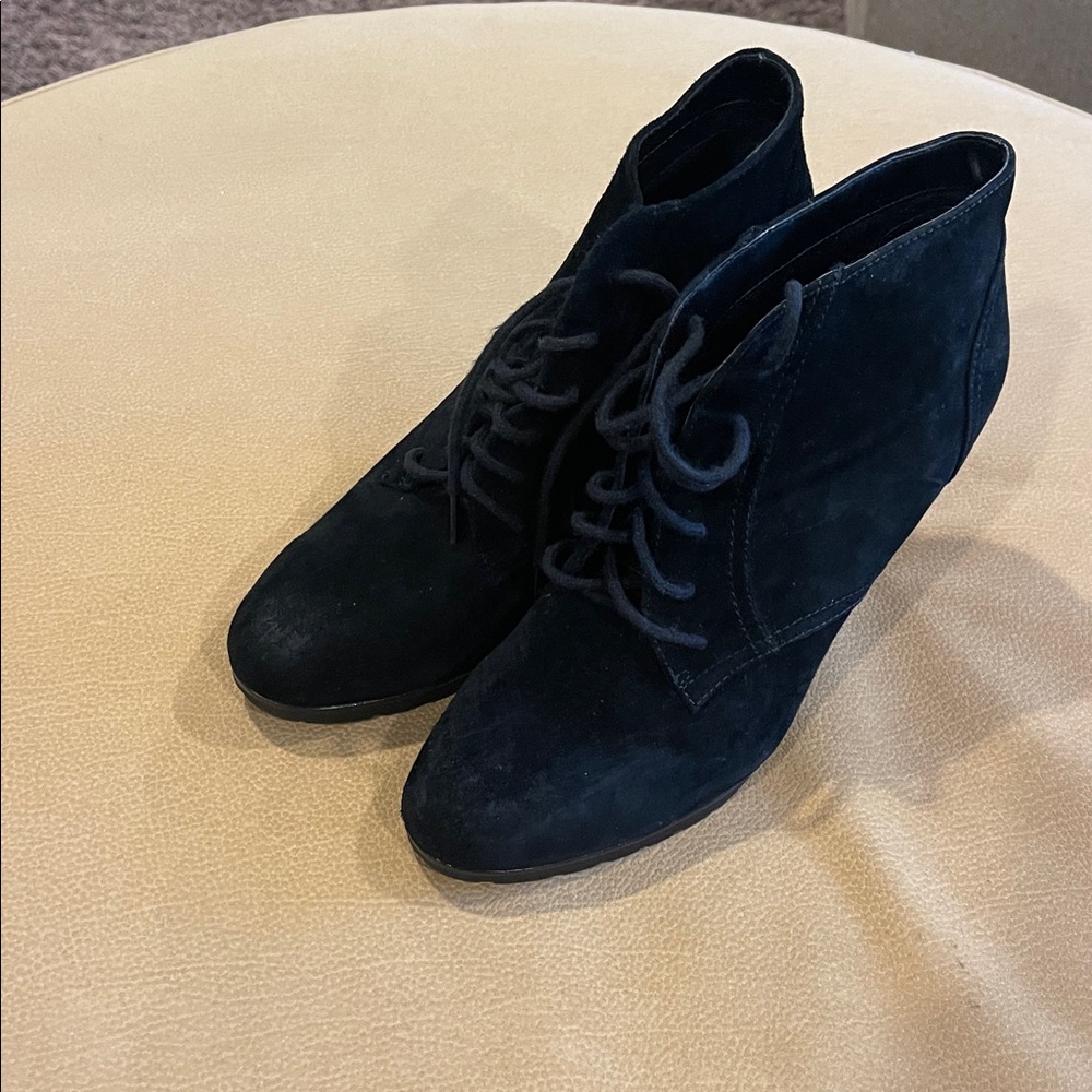 White mountain Black Suede Ankle Boots 9.5